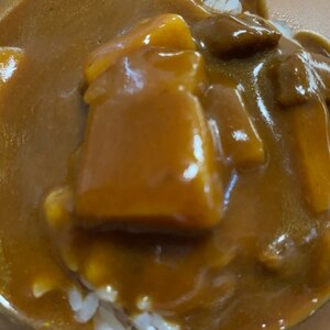 仕上げにりんごの簡単カレー